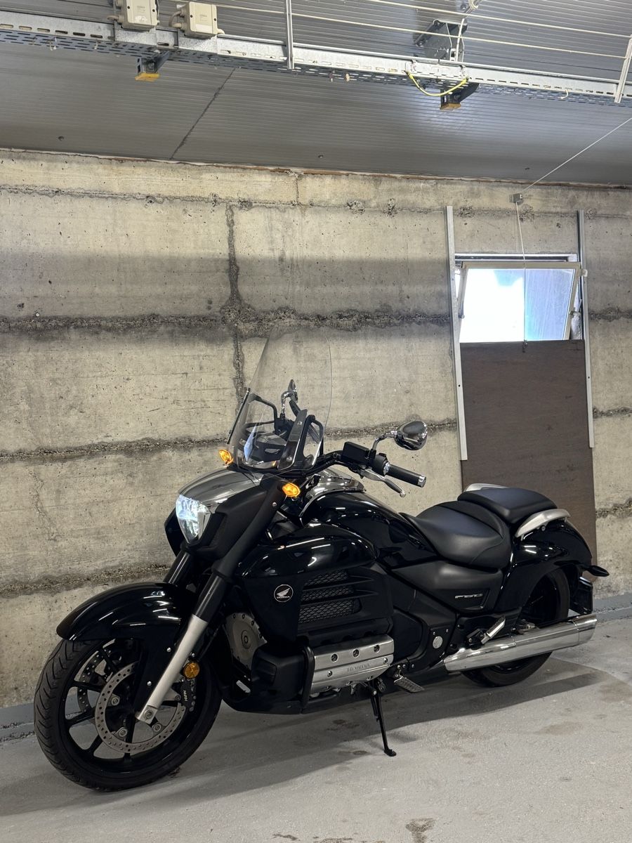 Honda Touring: Honda GL 1800 C – Gebraucht aus Martigny von Shaqiri.artan 1