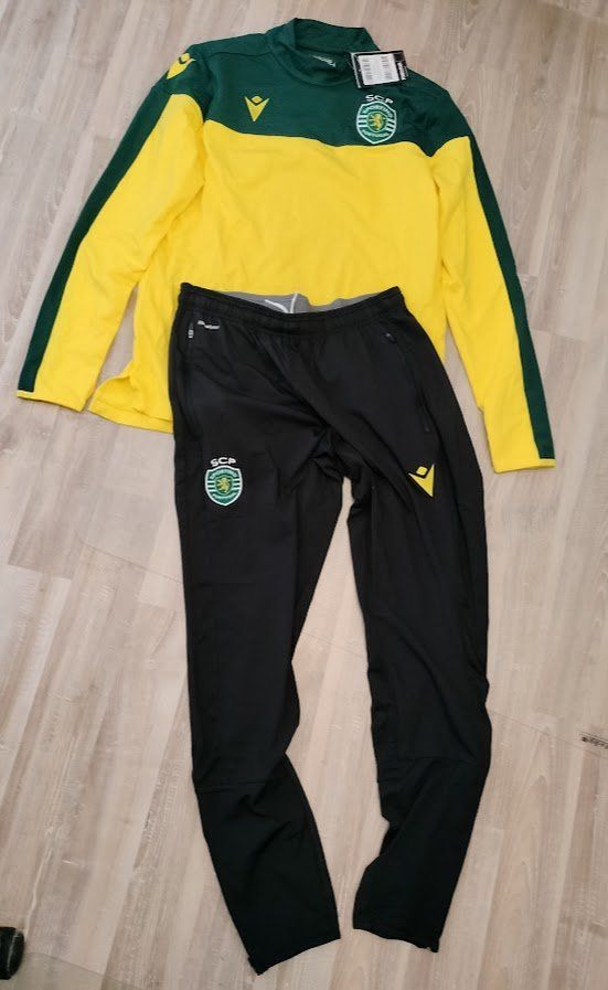 Completi: Sporting SCP Trainingsanzug von Macron Grösse L, neu – Nuovo e nell'imballaggio originale da Oftringen venduto da Sportivo.ch