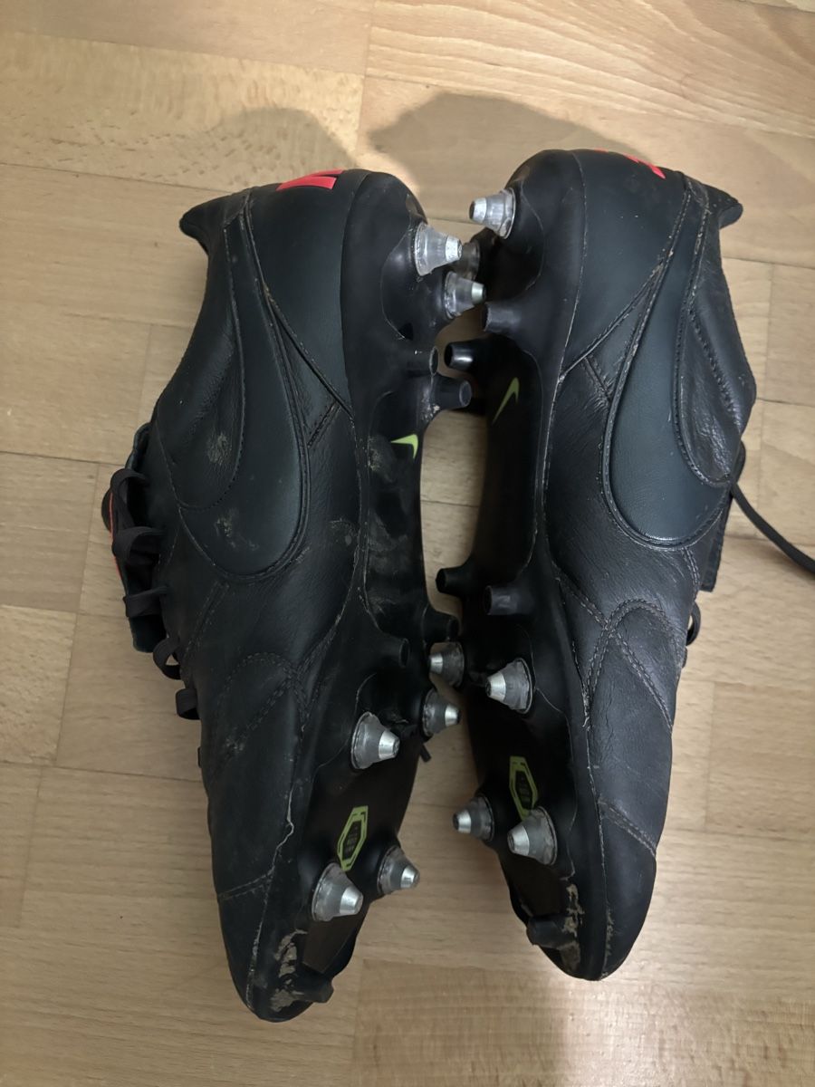 Nike Scarpe da uomo: Crampons Nike noir 43 (taille 42) – Usato da Troinex venduto da K1256 2