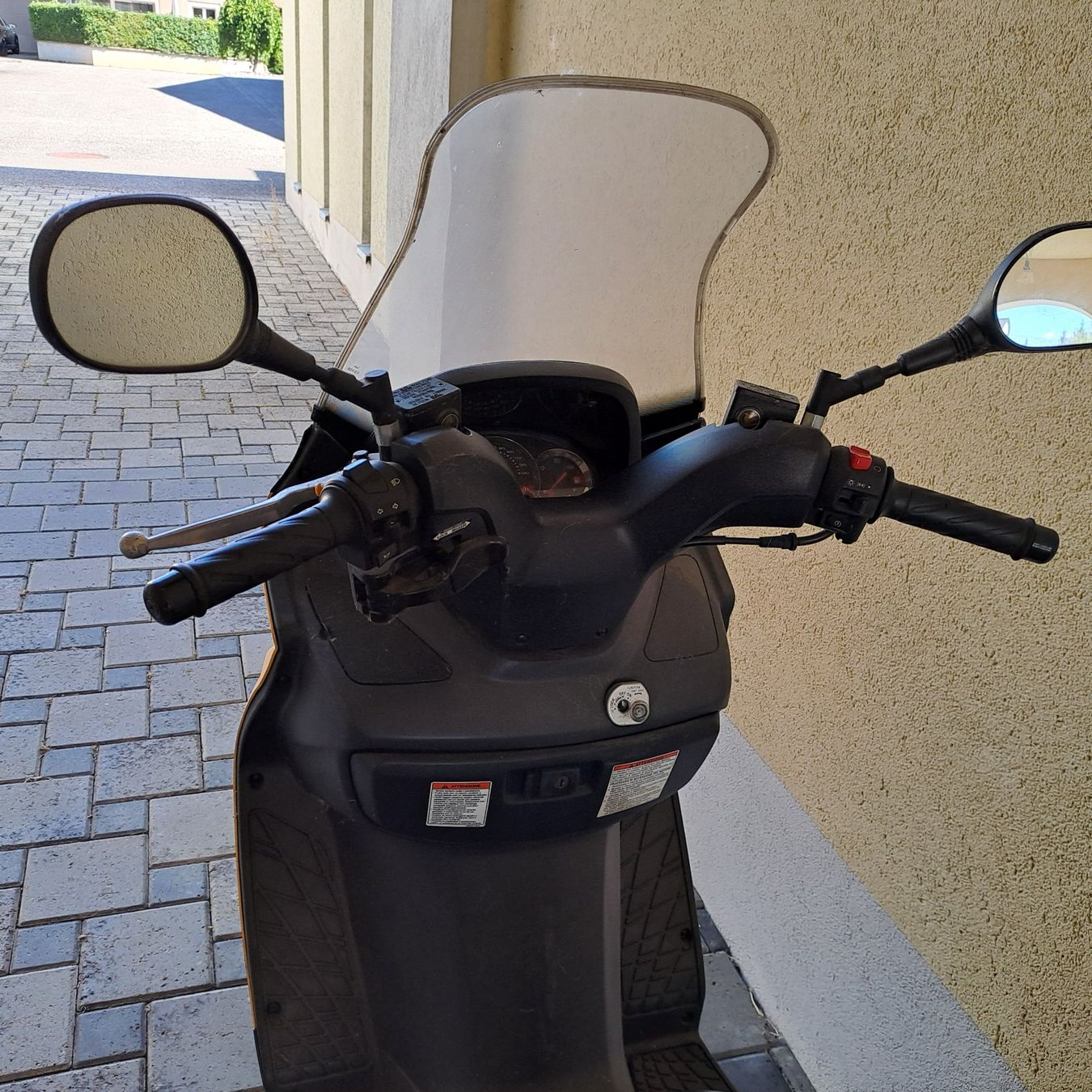 Suzuki Strada: Motorrad Suzuki Burgman – Usato da Miécourt venduto da Rol49 1