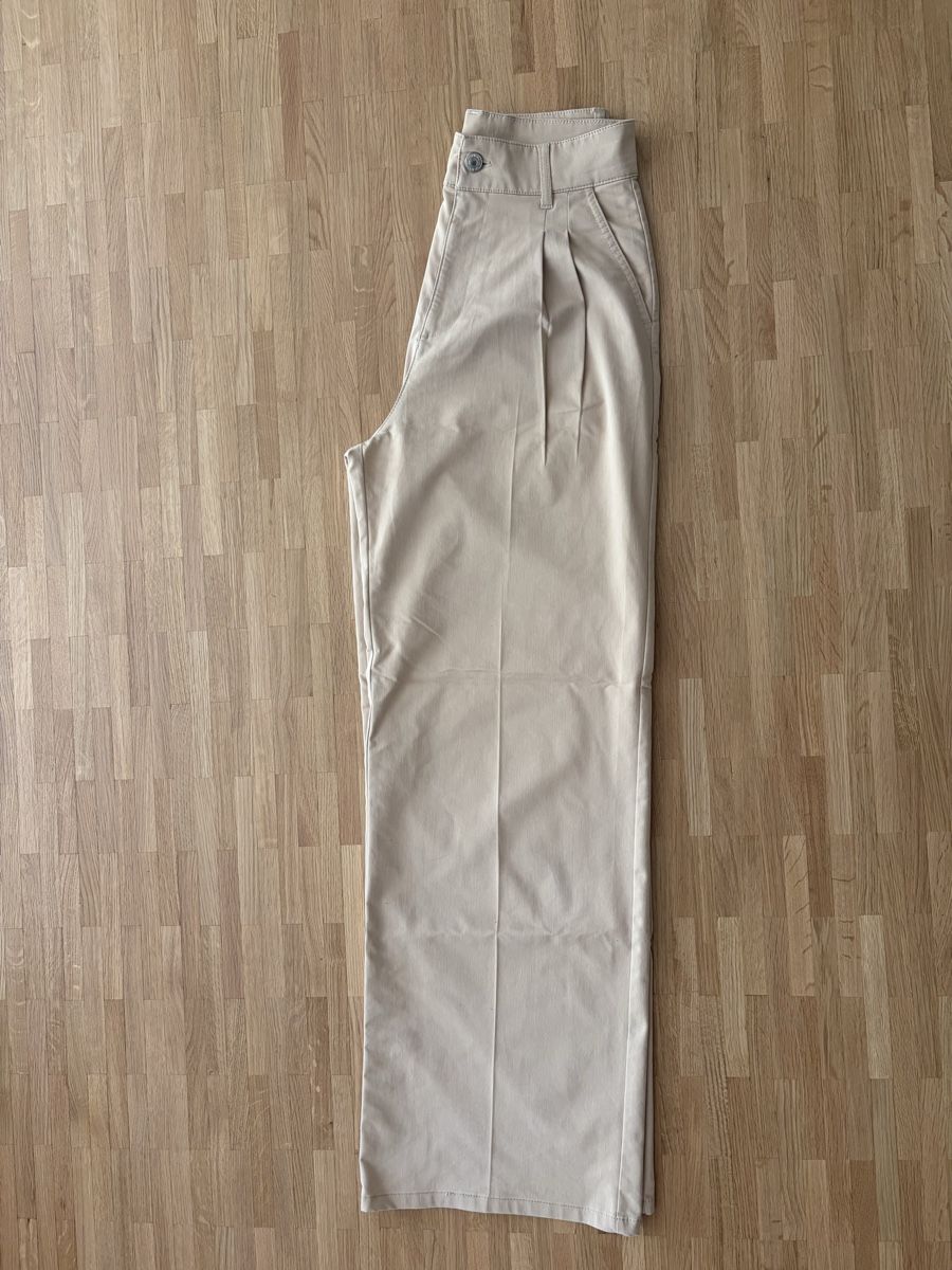 Bershka Pantaloni: Stoffhose – Usato da Zürich venduto da car_7h6s