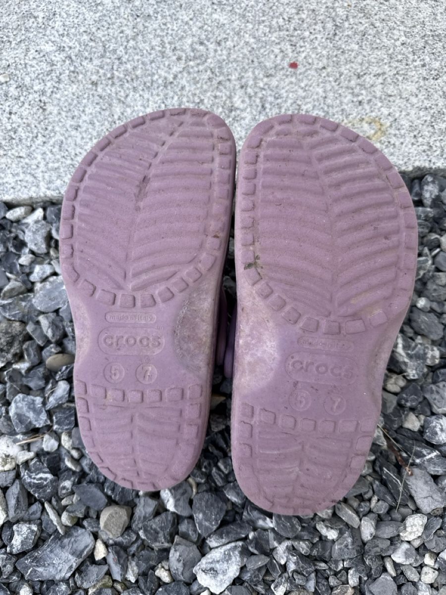 Crocs Scarpe da uomo: Lila Crocs Grösse m5/w7 eu 38/39 – Usato da Wegenstetten venduto da ItsVi 1