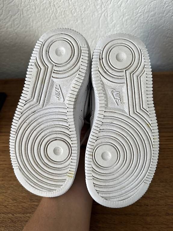 Scarpe per ragazzi: Nike Force 1 Sneaker Gr. 28 – Usato da Lyss venduto da Angelahar 2