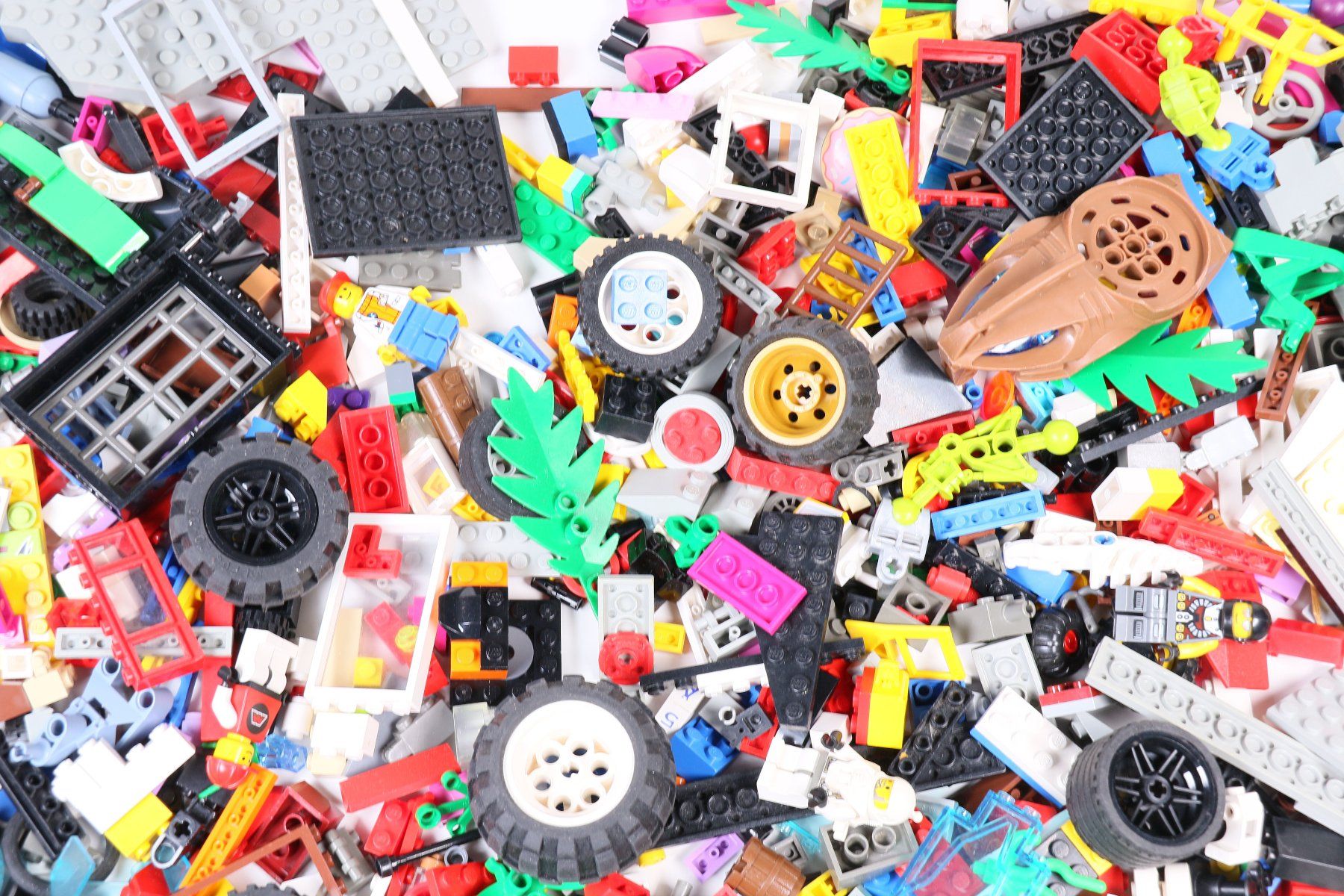 Lego Baukästen: 1.5 kg. Legoteile mit Minifiguren – Gebraucht aus Hettlingen von Scholi99 2