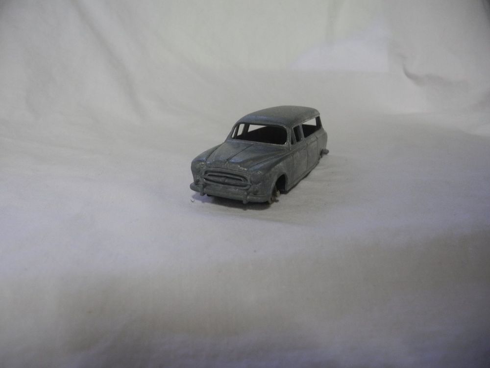 Dinky Toys Peugeot 403 - Réf: 24 B - Échelle 1/43 - Voiture Miniature France - Occasion