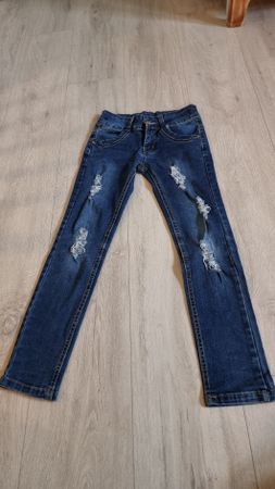 Coole Mädchenjeans Destroyed Look Gr. 134Herbst 🍂