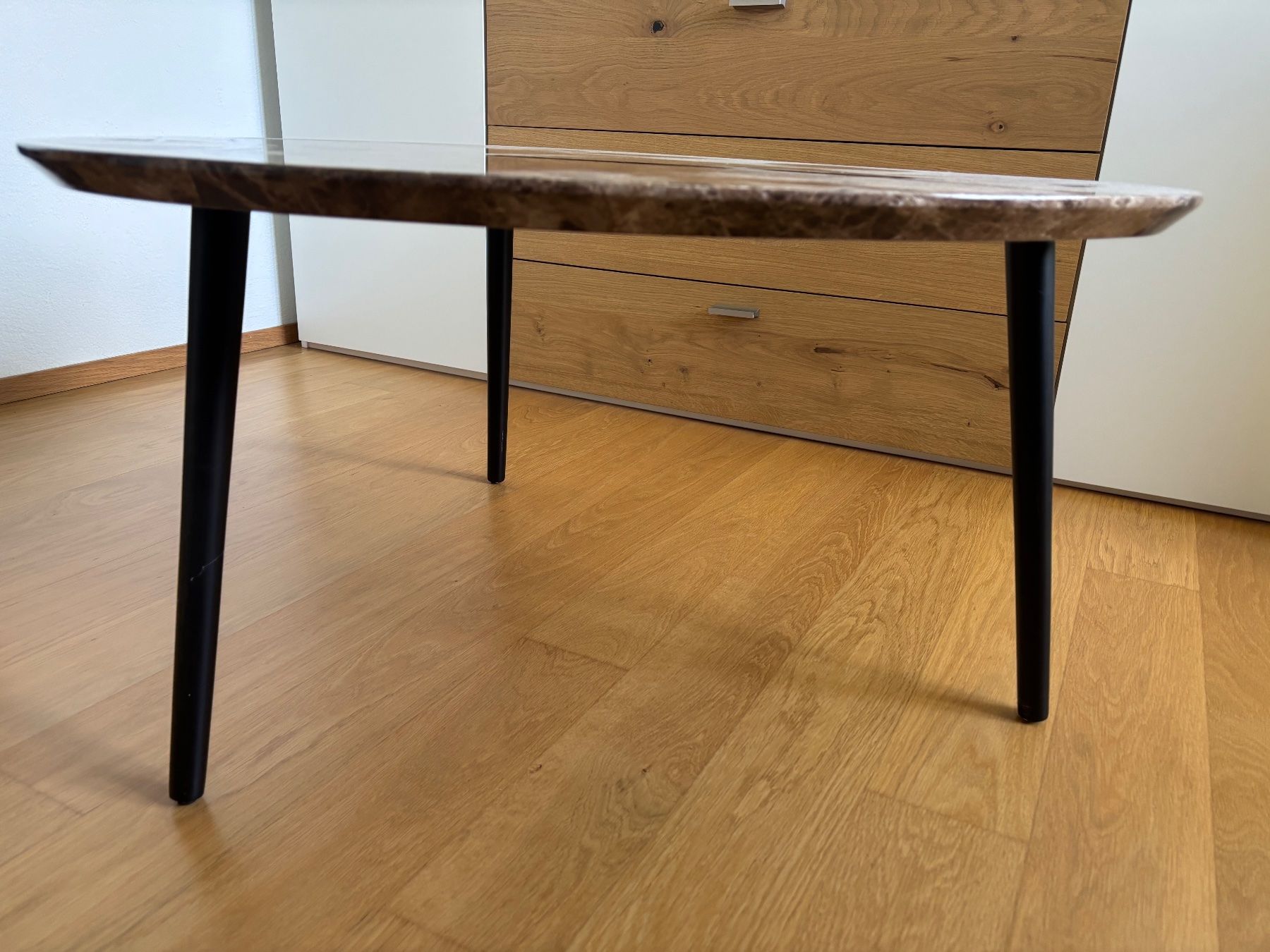 Tables: Beistelltisch Marmor Optik gebraucht – D'occasion à Gutenswil par marcoXIII 1