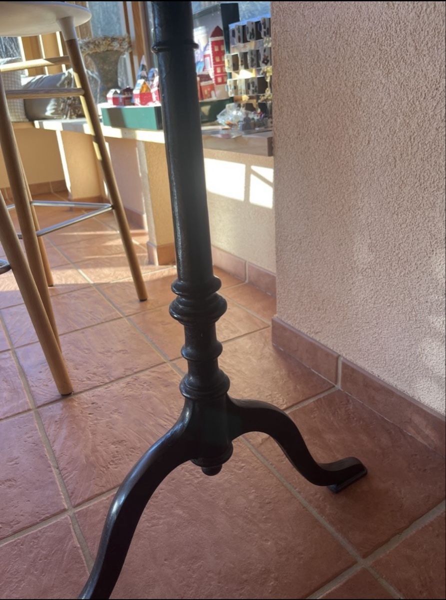 Tavoli: Antiker Beizentisch 130 mit Gussfüsse – Usato da Ibach venduto da and_5pyr 4