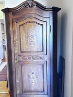 Armoire penderie en noyer massif