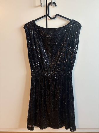 Schwarzes Paillettenkleid, Grösse S