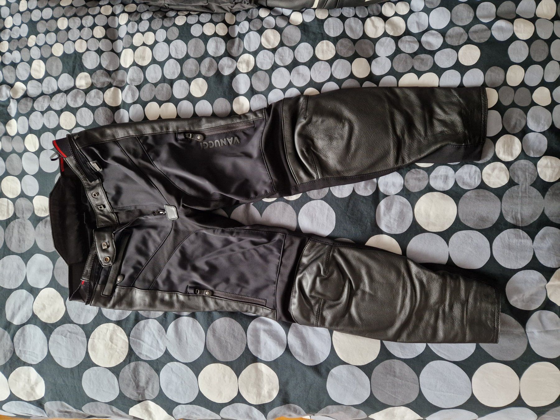Vanucci Pantaloni: Motorrad-Lederhose Damen – Usato da Greifensee venduto da noe_mg6q 4