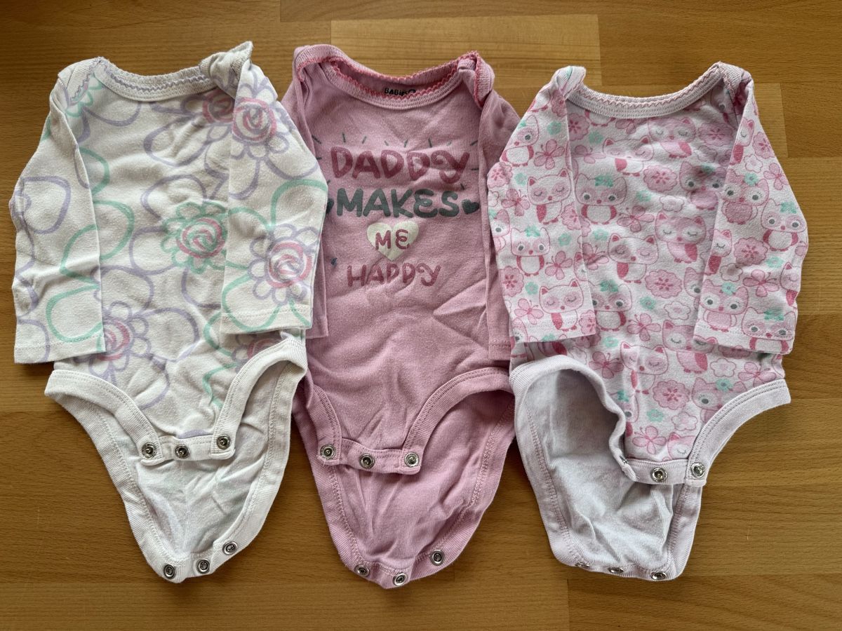Biancheria intima: Süsse Mädchen Bodies Grösse 56 – Usato da Pragg-Jenaz venduto da gobrist