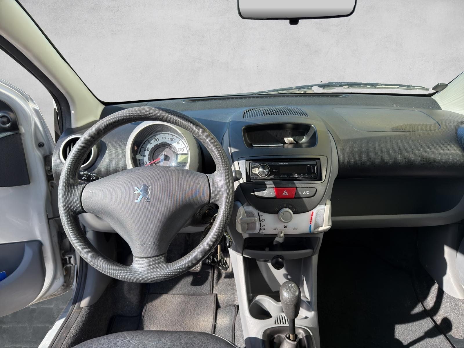 Peugeot Automobili: Peugeot 107 1.0i black&silver Edition – Usato da Tägerwilen venduto da pescatore76 8