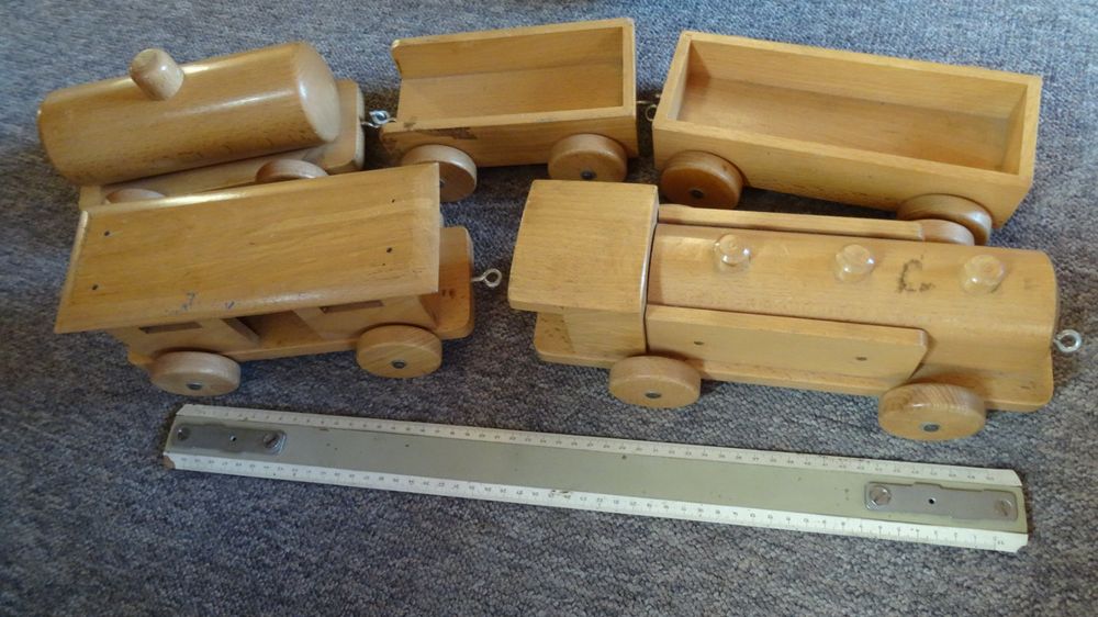  Holz Eisenbahn Spielzeug Bahn Eisenbahn (Gebraucht) in Sulz LU für CHF Bildidee 