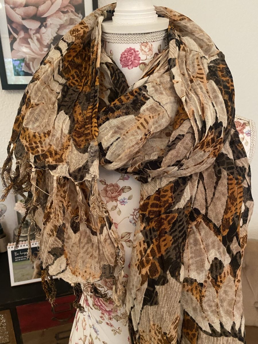 Foulard & Sciarpe: Schal Tuch mit herbstlichem Blumenmuster – Nuovo (secondo la descrizione) da Schönenberg ZH venduto da Pfupfli1 1