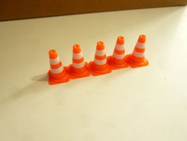 SPUR 1 SET MIT 5 STÜCK PILONEN NEU UND OVP