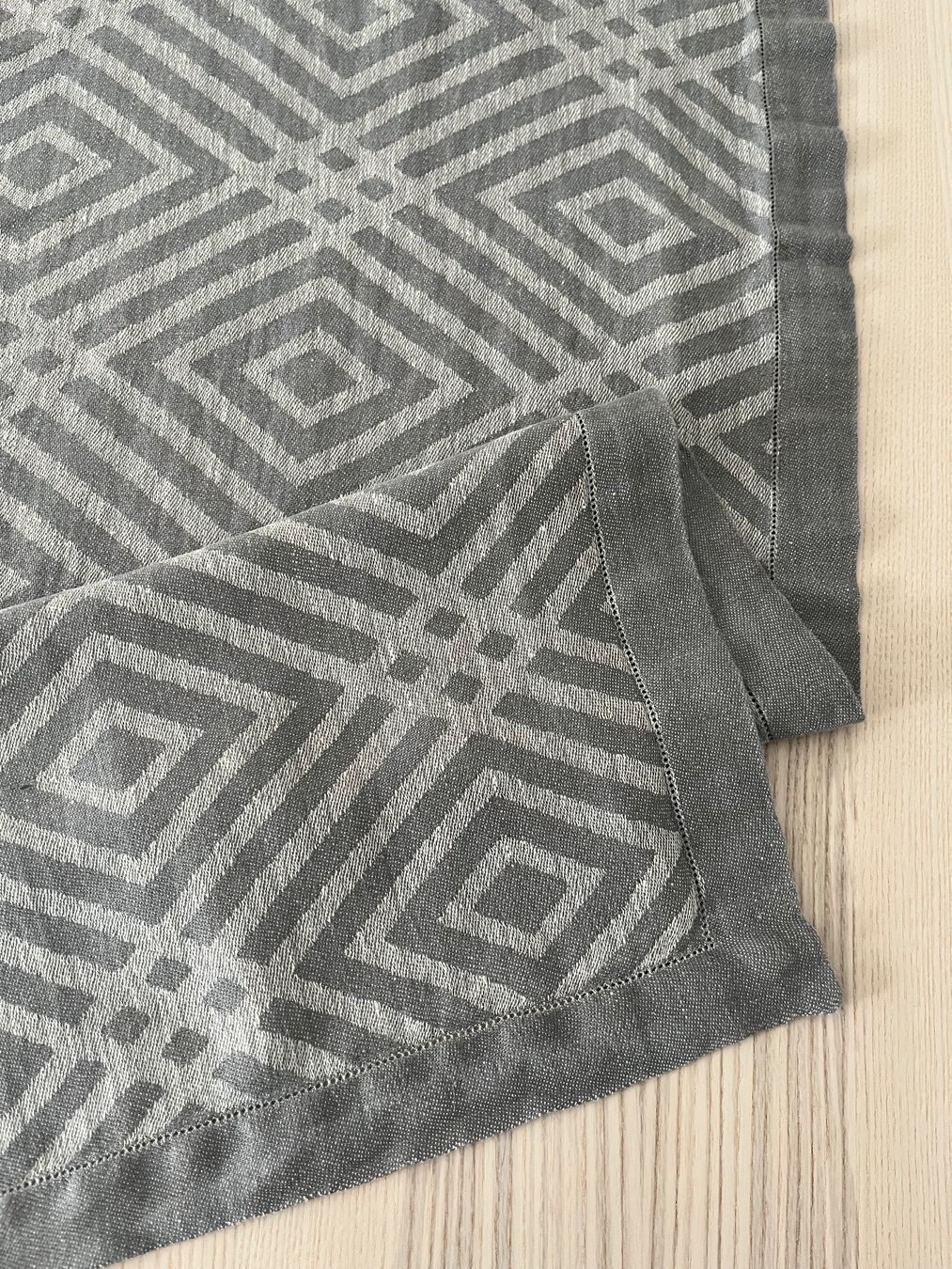Zara Altra biancheria da tavola: Zara Home | Table Runner | 100% Linen | 46x130 cm – Usato da Zürich venduto da ecracco 1