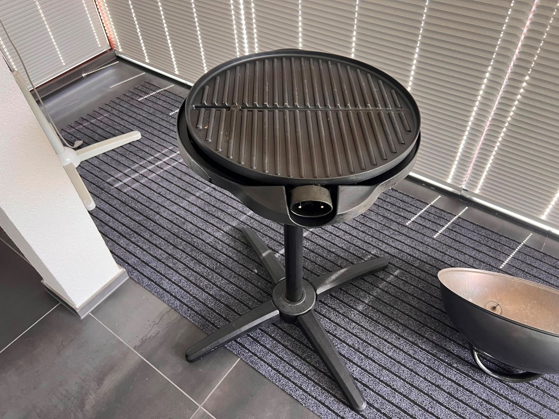 Griglie: Elektrogrill für den Balkon – Usato da Dulliken venduto da PFZH 3