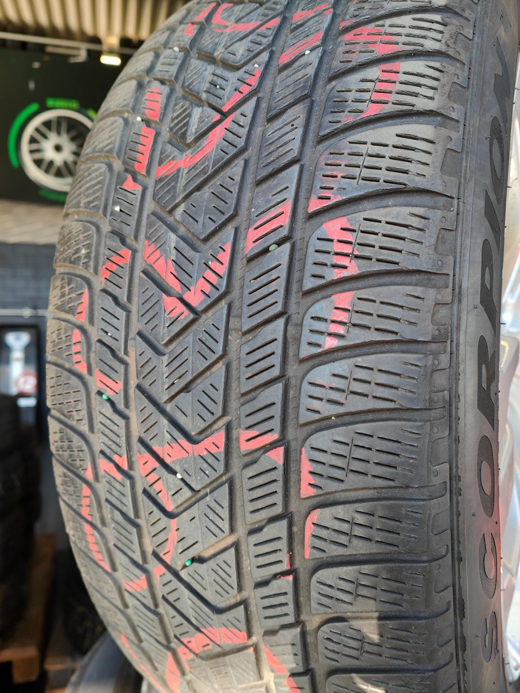 Land Rover Pneumatici & Ruote complete: Range Rover Sport Winterräder – Usato da Oberengstringen venduto da Reifen-Lagerverkauf 3