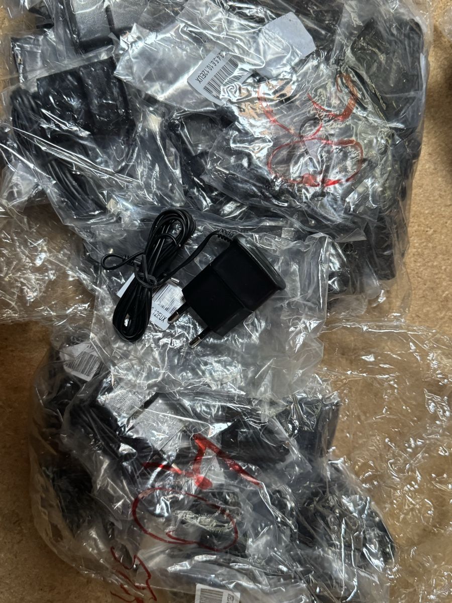 Caricabatterie: Restposten 14 Ladegerät mit micro usb 48 stk – Nuovo e nell'imballaggio originale da winterthur venduto da ds09061 3