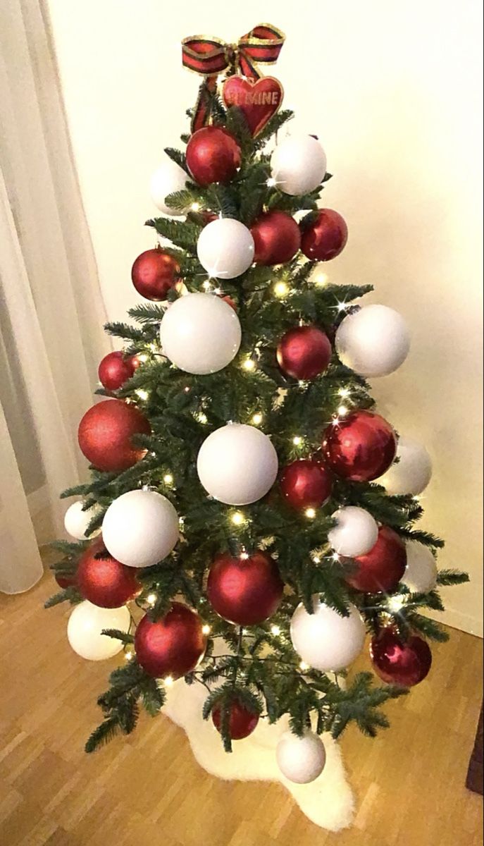 Toutes les décorations: Künstlicher Weihnachtsbaum – D'occasion à Zürich par CyMaMu 1