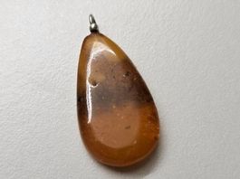 Schöner Bernstein Anhänger, Tropfenform, Vintage