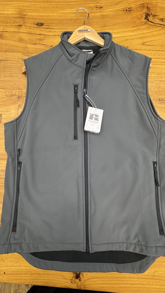 Gilet & Giacche: Russell Softshell Weste, Grau, Grösse M, Neu mit Etikett – Nuovo e nell'imballaggio originale da Altdorf UR venduto da Lilelo82 1