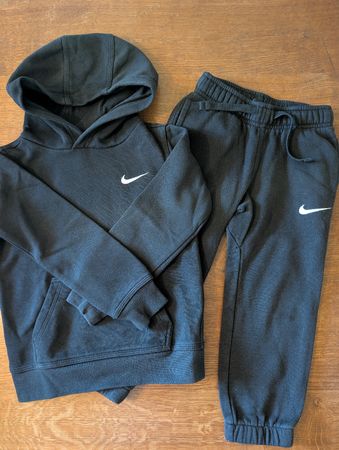 Nike Jogginganzug Kinder schwarz Grösse S 104-110cm 4-5 Jahr