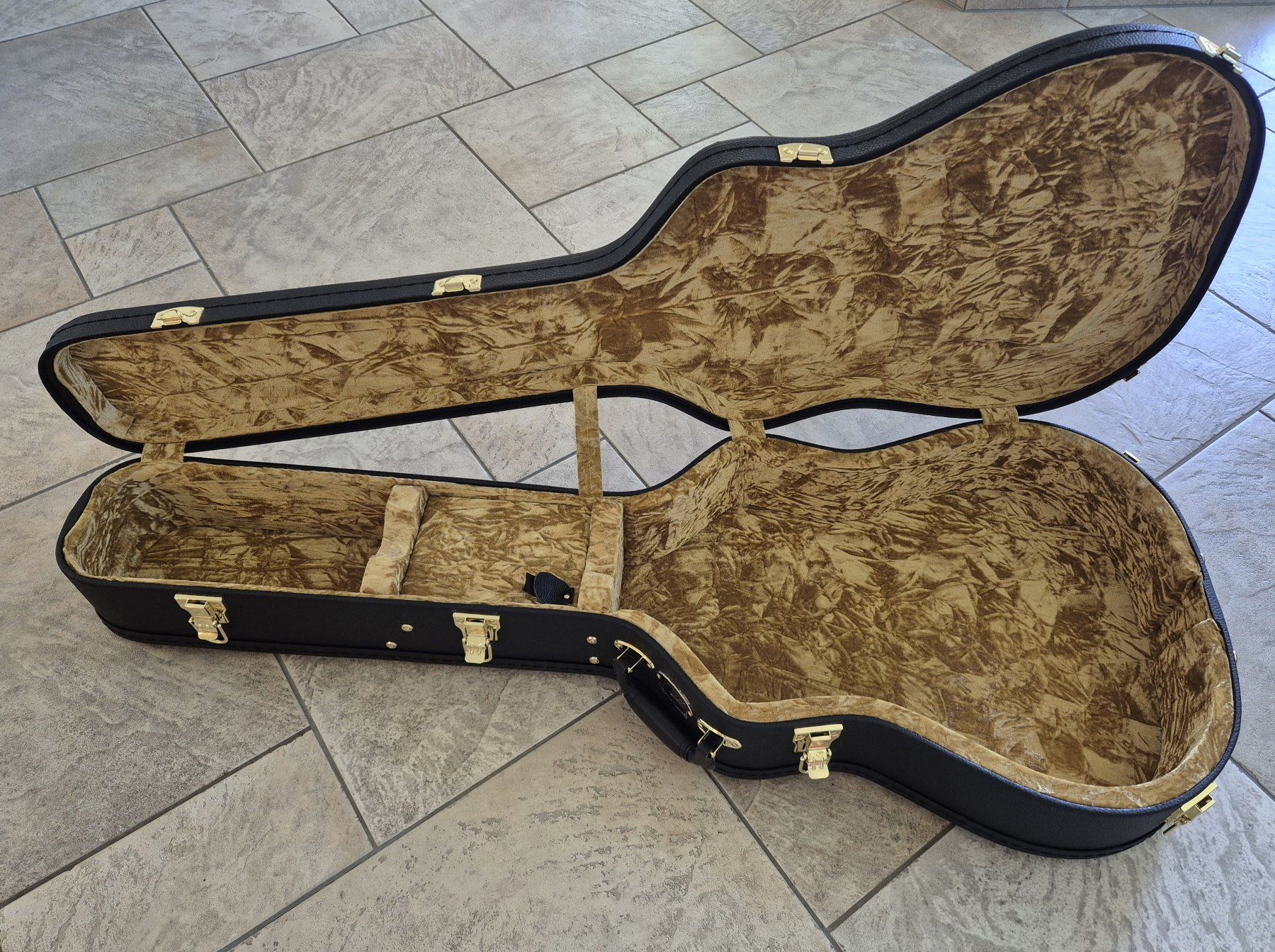 Valigie: Maton Gitarrenkoffer - Maton Standard Hard Case – Nuovo (secondo la descrizione) da Untersiggenthal venduto da tribike 3