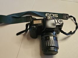 Canon EOS 100 Spiegelreflexkamera mit 35-135mm Objektiv