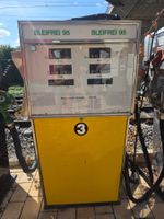 Tanksäule / Zapfsäule / Tankstelle - Bennett gelb