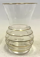 Kleine Vase mit goldigen Linien