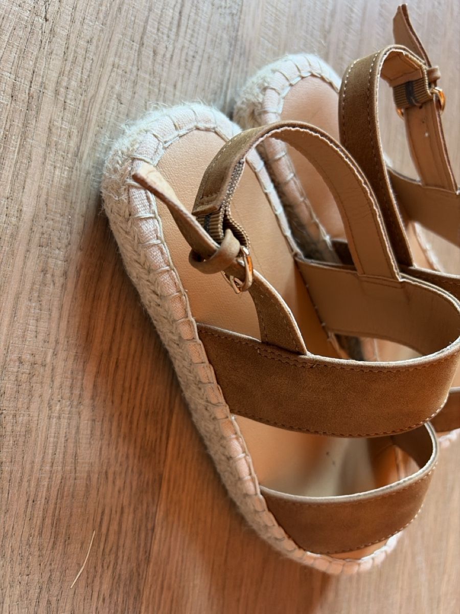 Friboo Scarpe per ragazze: Sandale Friboo Gr. 36 – Usato da Saanenmöser venduto da ballerinas 1