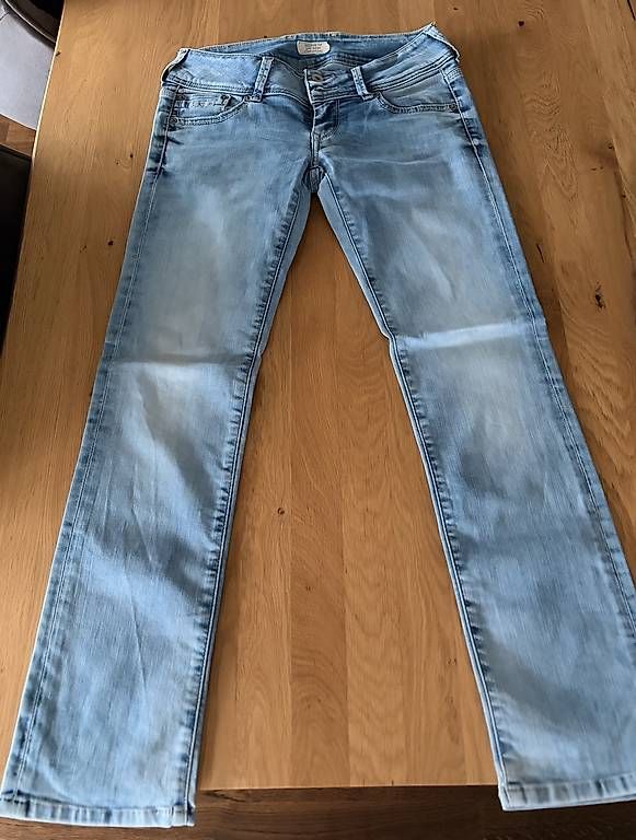 Pepe Jeans Jeans: Pepe Jeans "Venus" – Gebraucht aus Sarmenstorf von LemonSoda17