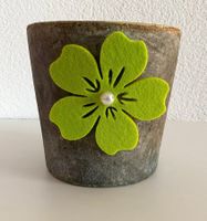 Blumentopf Pflanztopf Grau mit Blume
