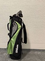 Wilson Golf-Einsteigerset (Eisen 6-9, PW, SW, Putter)