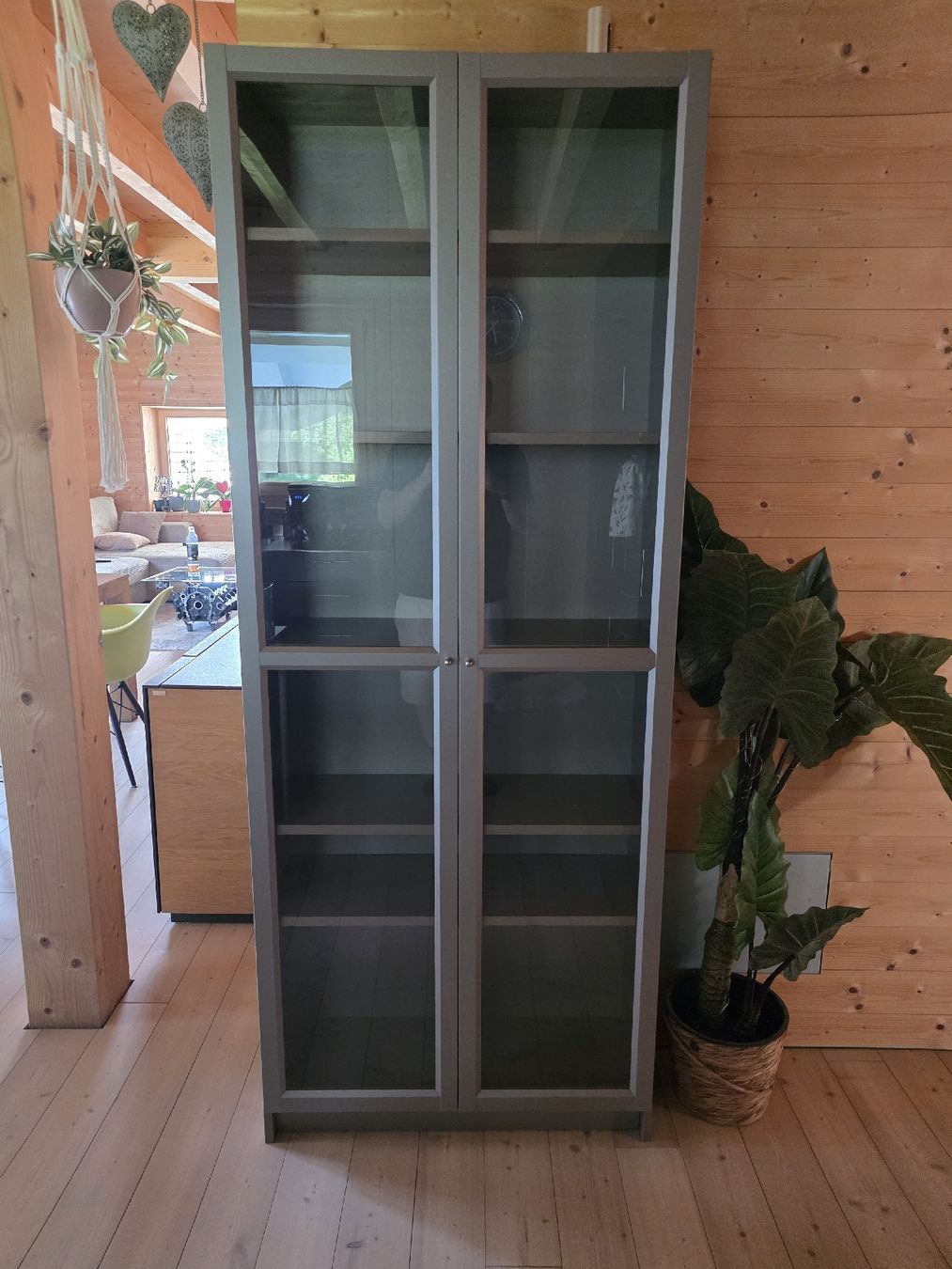 Ikea Vetrine: Ikea Billy Regal mit Vitrinentüren – Usato da Bäretswil venduto da Suter89