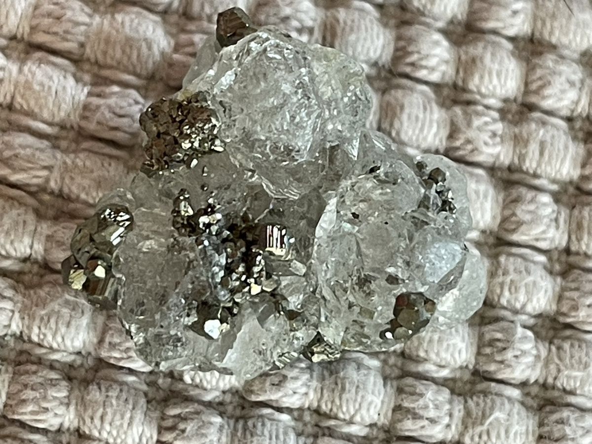 Minerali & Pietre curative: Pyrit mit Quarz – Usato da Rümlang venduto da resale35 2