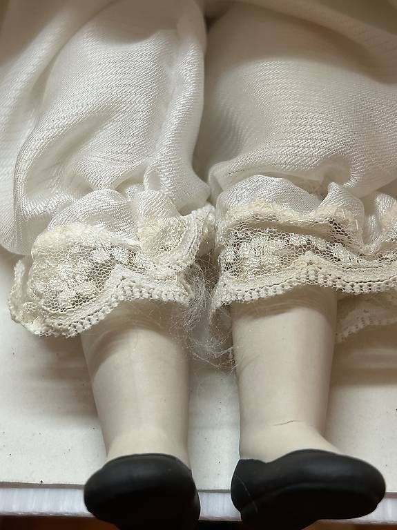 Puppen: Bambola porcellana vintage  – Gebraucht aus Cugnasco von dilan1 3