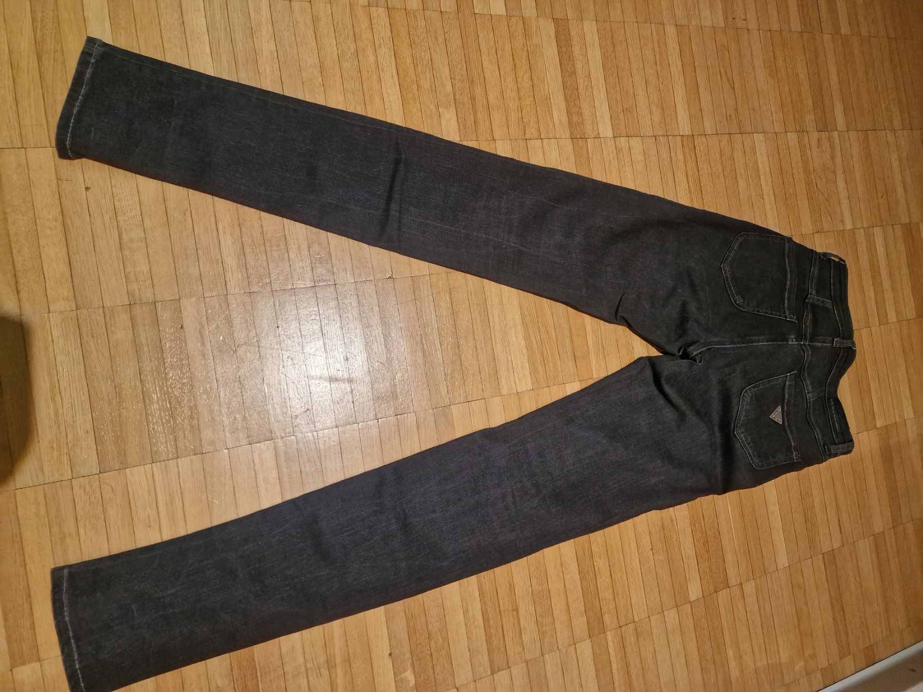 Guess Jeans: Guess Jeans – Usato da Laufenburg venduto da may_r2st 1