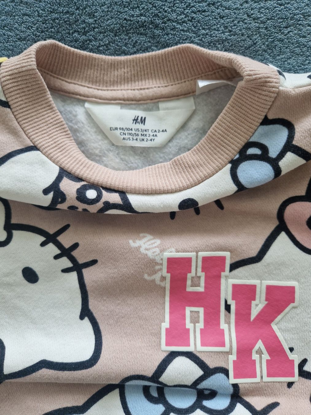 H&M Pulls et sweat-shirts: Pullover grösse 98/104 Hello Kitty – D'occasion à Heimberg par Eleanor20 1
