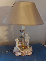 Bassano Porzellan Lampe mit Putten, antik/Vintage Tischlampe