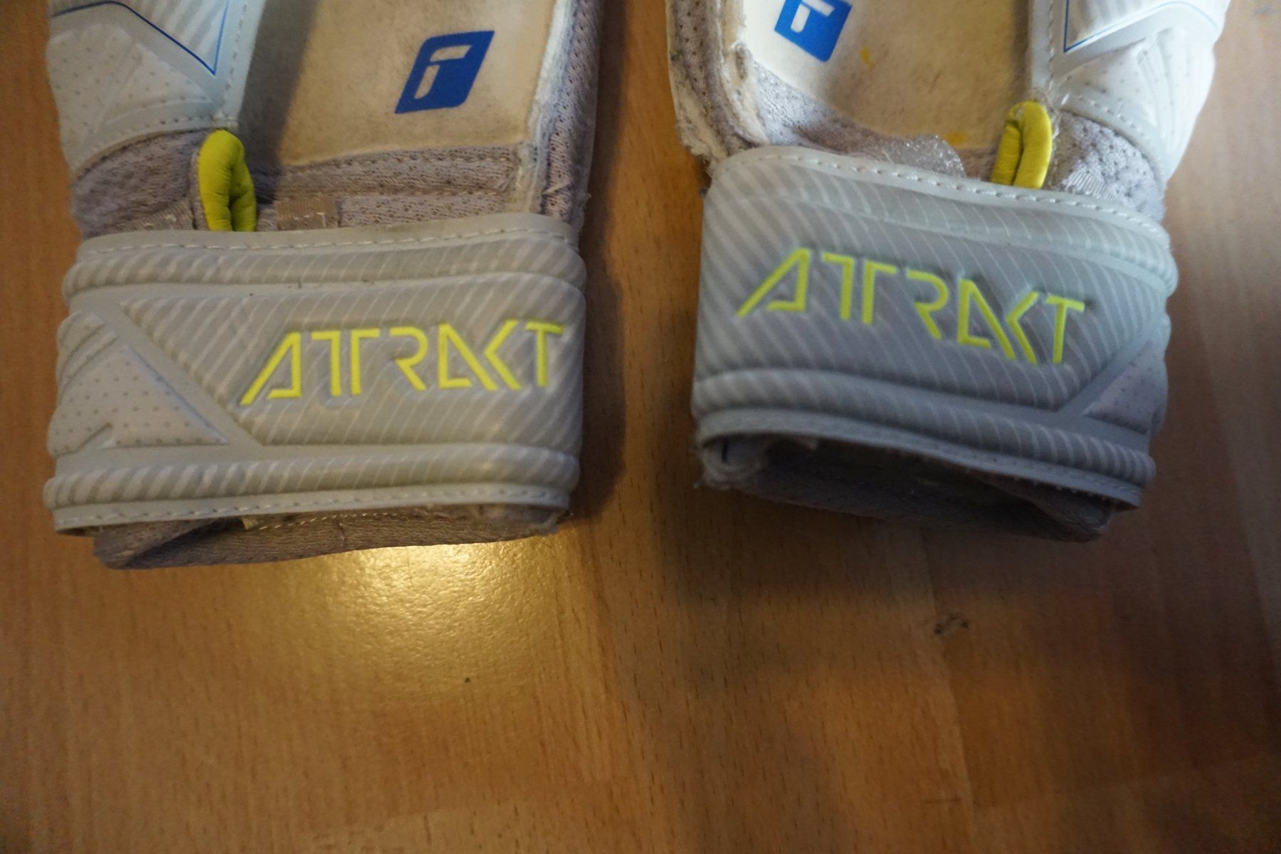 Reusch Guanti: Reusch Attrakt Grip Torwarthandschuhe  Gr.7 – Usato da Zürich venduto da einalemjena 3