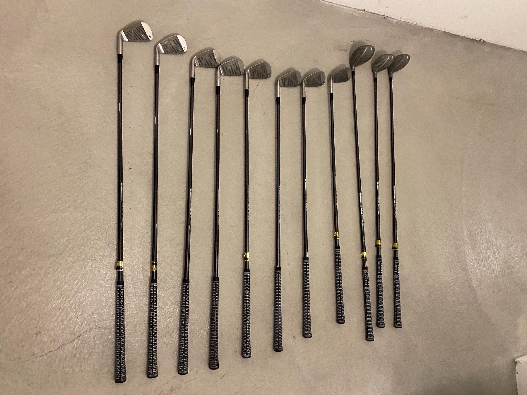 Schläger & Sets: Golftasche inklusive Schlägern – Gebraucht aus Zug von  2