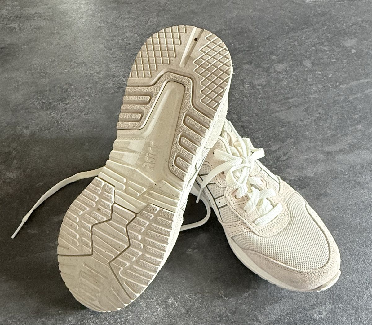 Asics Chaussures femmes: ASICS SNEAKER – D'occasion à Pfungen par glittergirl9 1