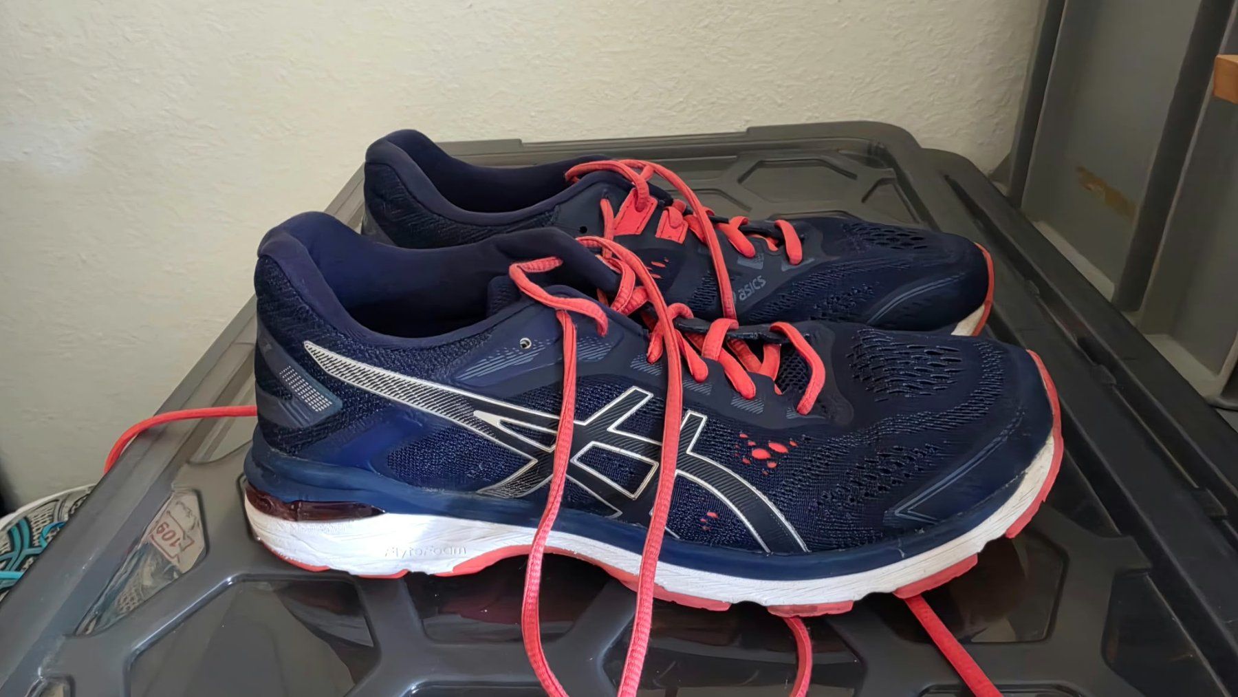 Asics Scarpe da uomo: Asics GT 2000 - 7 Schuhe Gr. 40.5 – Usato da Muhen venduto da Serdbeeri