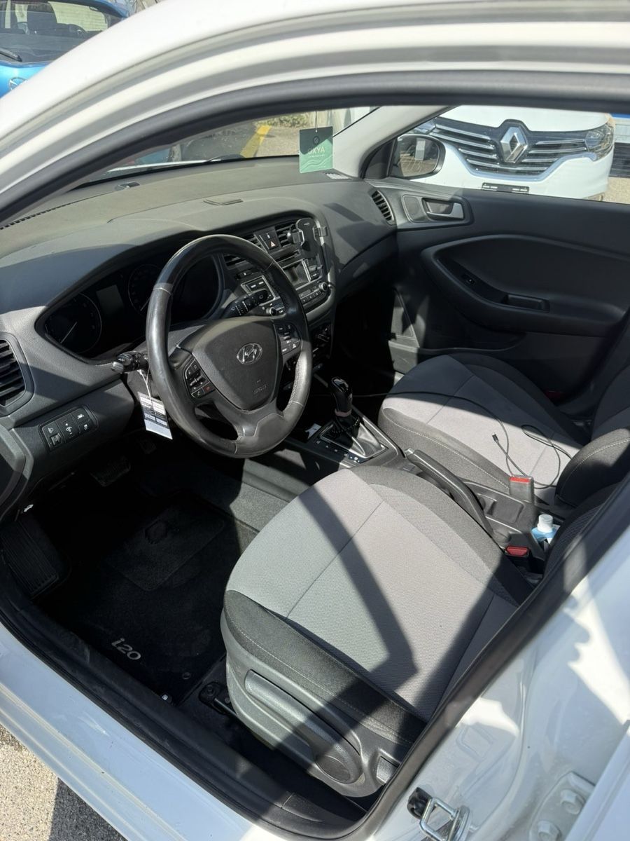 Hyundai Autos: Hyundai i20, 1.4, JG 2017, 129'466km – Neu (gemäss Beschreibung) aus Basel von LUKKY991 5