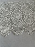 Spitzenband Creme Ornament Muster