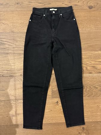 Levis High Waisted Mom Jeans