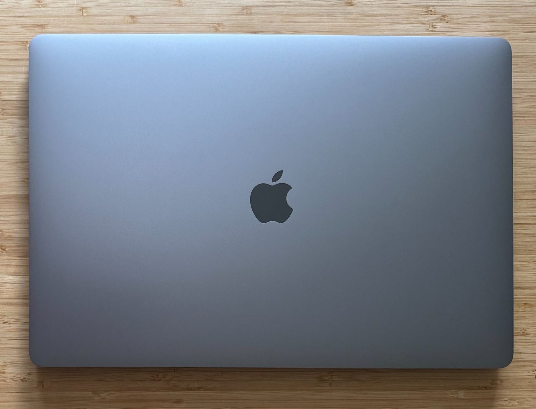 Apple Notebook: 2019 Apple MacBook Pro mit 2.4GHz Intel Core i9 – Usato da Buchs SG venduto da rock.n.rolf 2